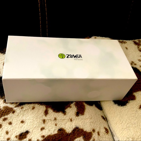 Zumba Fitness Exhilarate. The Ultimate Zumba Fitness DVD Experience. - Picture 8 of 15